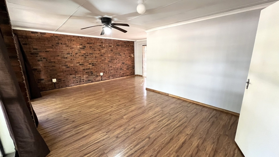 3 Bedroom Property for Sale in Langenhovenpark Free State